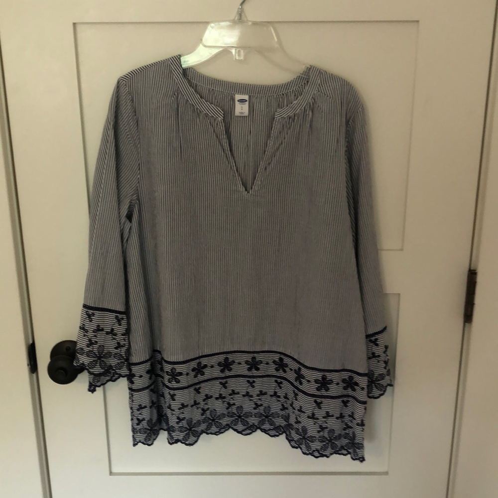 Old Navy women’s blouse